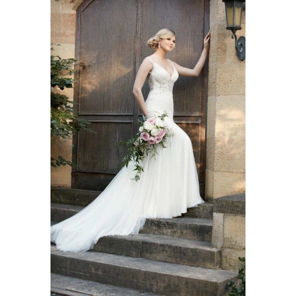 Essence of Australia size 10 French Tulle Satin Diamante mermaid Wedding Dress - Picture 2 of 12